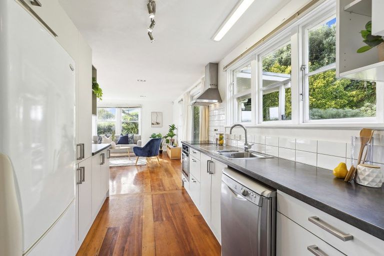 Photo of property in 19 Sidlaw Street, Strathmore Park, Wellington, 6022