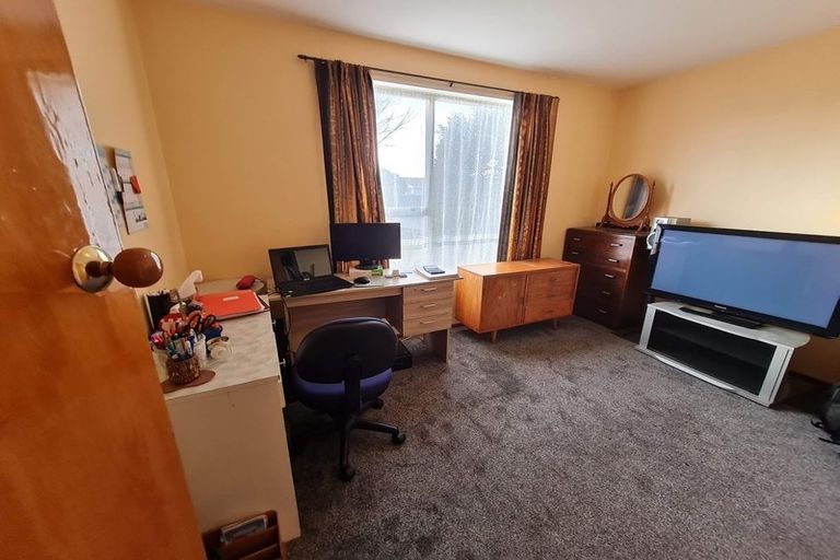 Photo of property in 18 Medina Crescent, Parklands, Christchurch, 8083