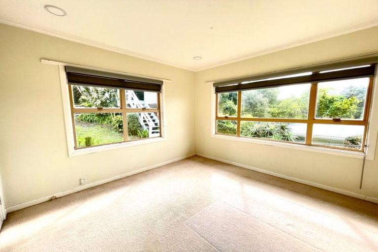 Photo of property in 15 Lake Road, Northcote, Auckland, 0627