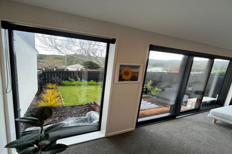 Photo of property in 2/48 Glen Road, Stokes Valley, Lower Hutt, 5019