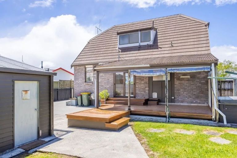 Photo of property in 50 Poaka Avenue, Dinsdale, Hamilton, 3204