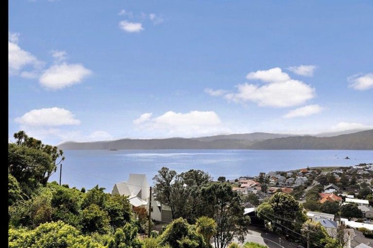 Photo of property in 23 Fettes Crescent, Seatoun, Wellington, 6022