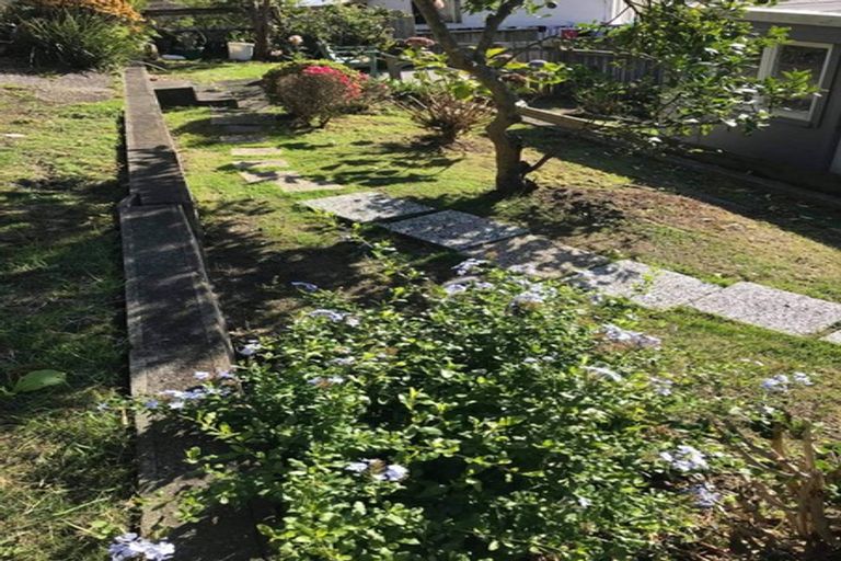 Photo of property in 10 Delshaw Avenue, Stanmore Bay, Whangaparaoa, 0932