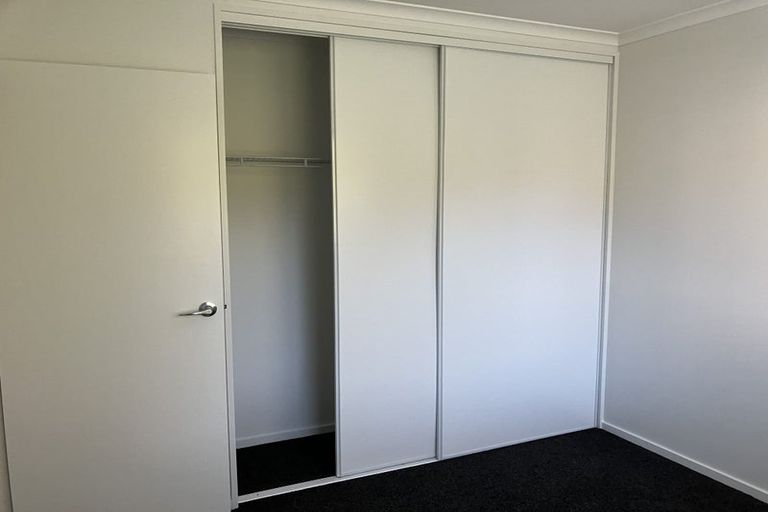 Photo of property in 15 Lysander Crescent, Beach Haven, Auckland, 0626