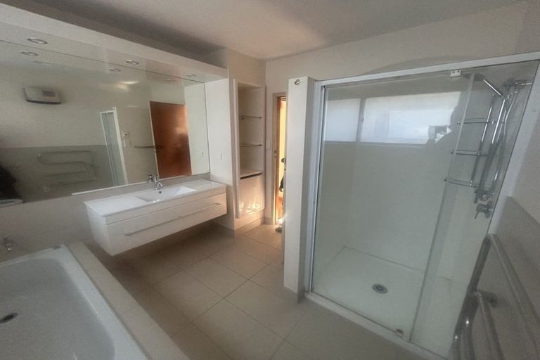 Photo of property in 16 Bale Place, Havelock North, 4130