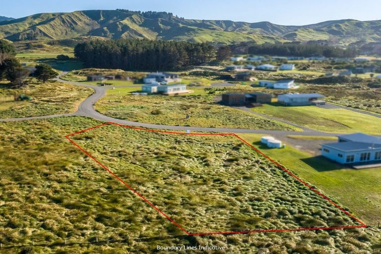 Photo of property in 3 Reefview Way, Flat Point, 5883