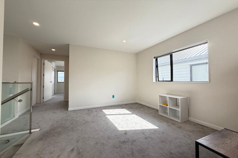 Photo of property in 16 Kapehu Road, Silverdale, 0932