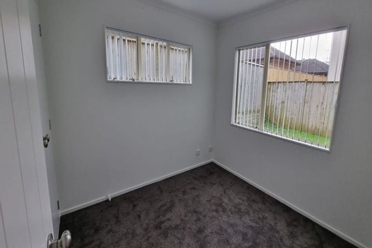 Photo of property in 9 Cambrian Crescent, Flat Bush, Auckland, 2016