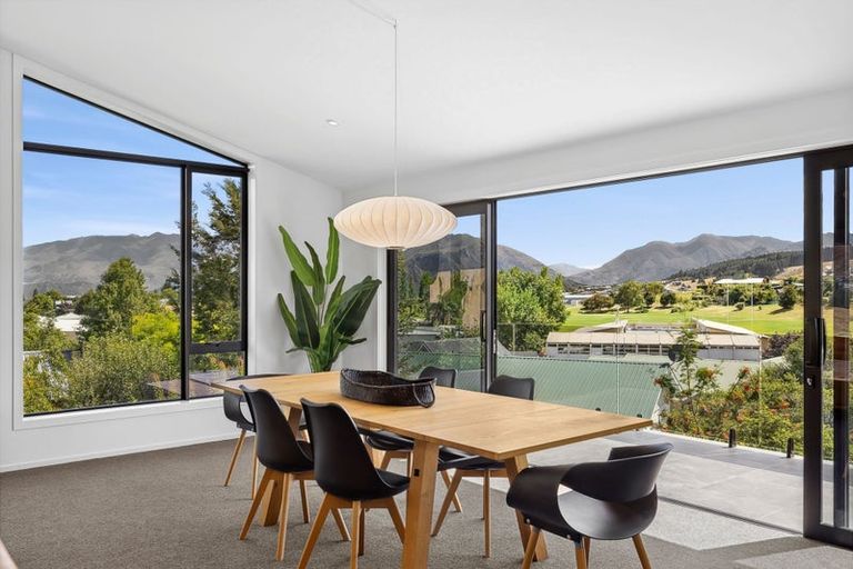 Photo of property in 93 Plantation Road, Wanaka, 9305