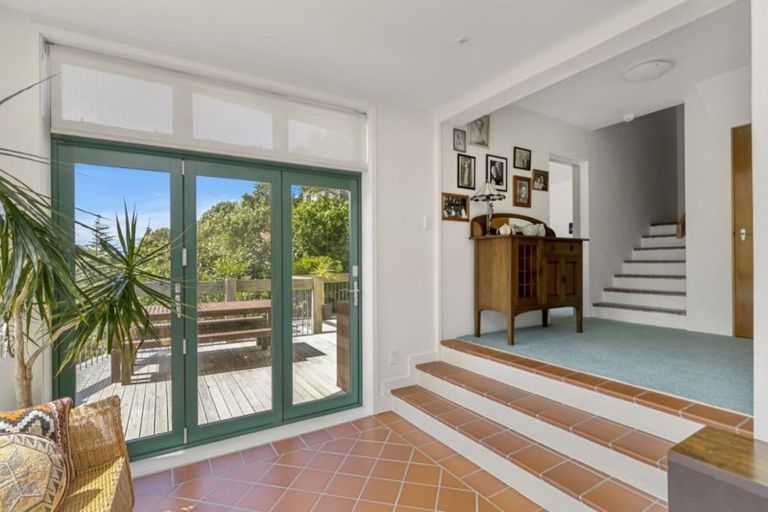 Photo of property in 74 Ranui Crescent, Khandallah, Wellington, 6035