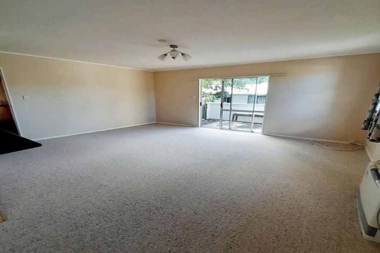 Photo of property in 25 Hartford Crescent, Totara Park, Upper Hutt, 5018