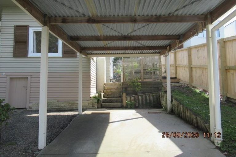 Photo of property in 5 Montana Avenue, Murrays Bay, Auckland, 0630