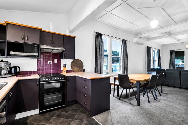 Photo of property in 278 South Road, Hawera, 4610