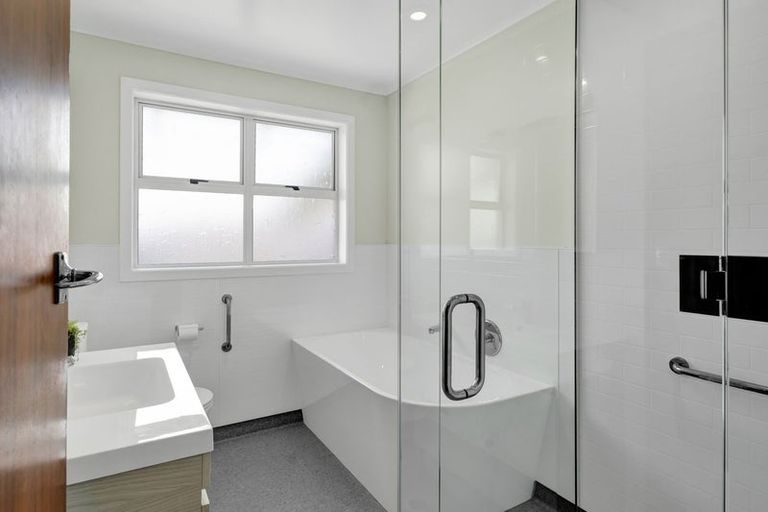 Photo of property in 54 Murray Avenue, Hawera, 4610