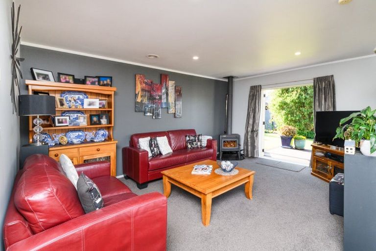 Photo of property in 101 Peter Hall Drive, Kelvin Grove, Palmerston North, 4414