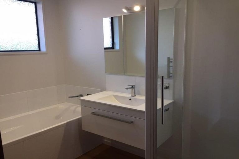 Photo of property in 137 Grahams Road, Burnside, Christchurch, 8053