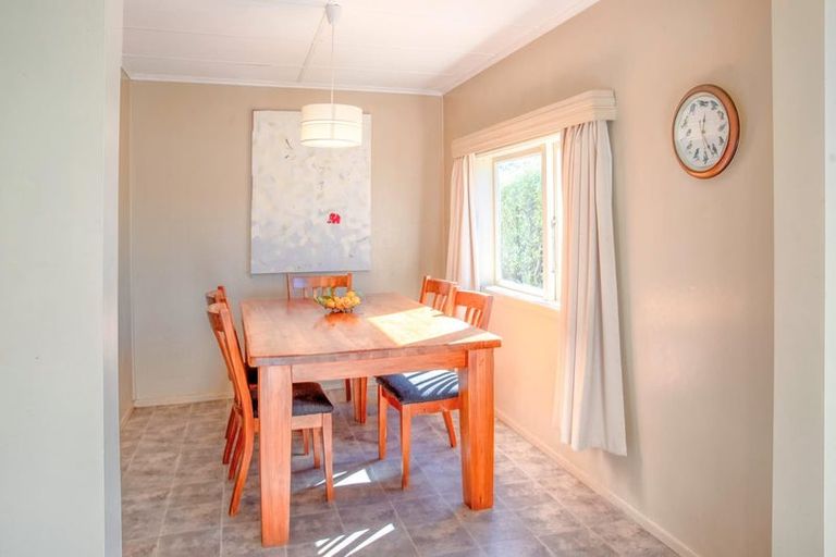 Photo of property in 24 Bennett Street, Waipawa, 4210