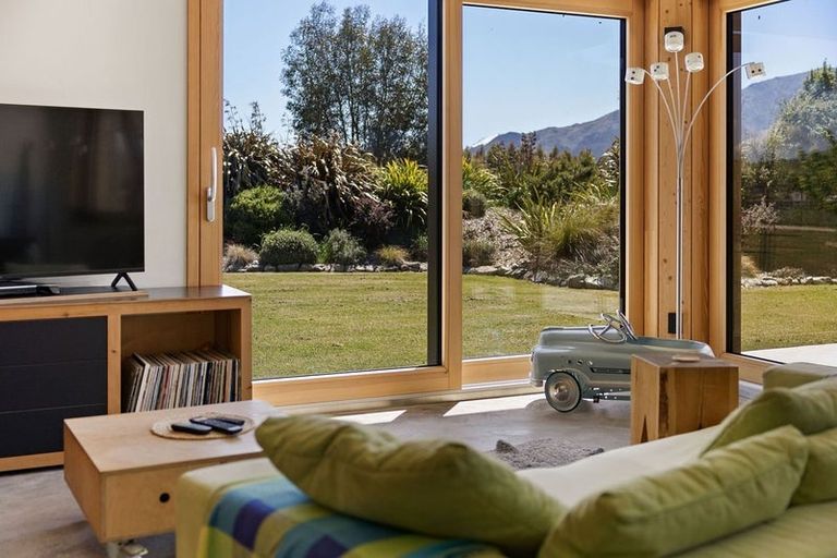 Photo of property in Kane Road, Hawea Flat, Lake Hawea, 9382