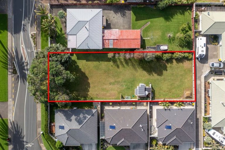 Photo of property in 8 Puriri Avenue, Orewa, 0931
