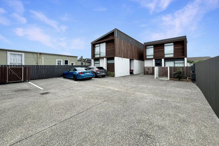 Photo of property in 149u5 Onepu Road, Lyall Bay, Wellington, 6022