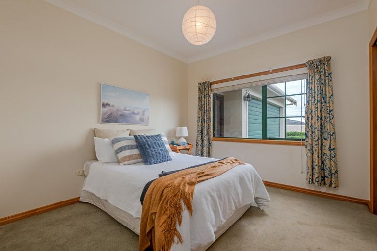 Photo of property in 6 Wanganui Road, Marton, 4710