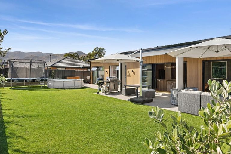 Photo of property in 2 Tomtit Crescent, Lake Hawea, Wanaka, 9382