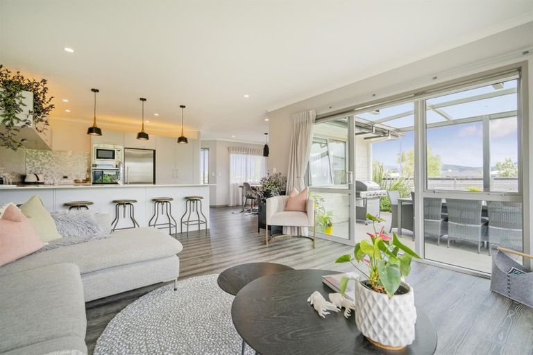 Photo of property in 2 Oscar Place, Whitianga, 3510