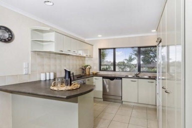 Photo of property in 1 Stellamaris Way, Shamrock Park, Auckland, 2013