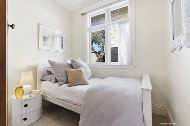 Photo of property in 354 The Parade, Island Bay, Wellington, 6023