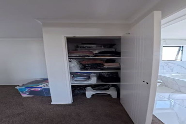 Photo of property in 11 Pihoihoi Place, Hobsonville, Auckland, 0616