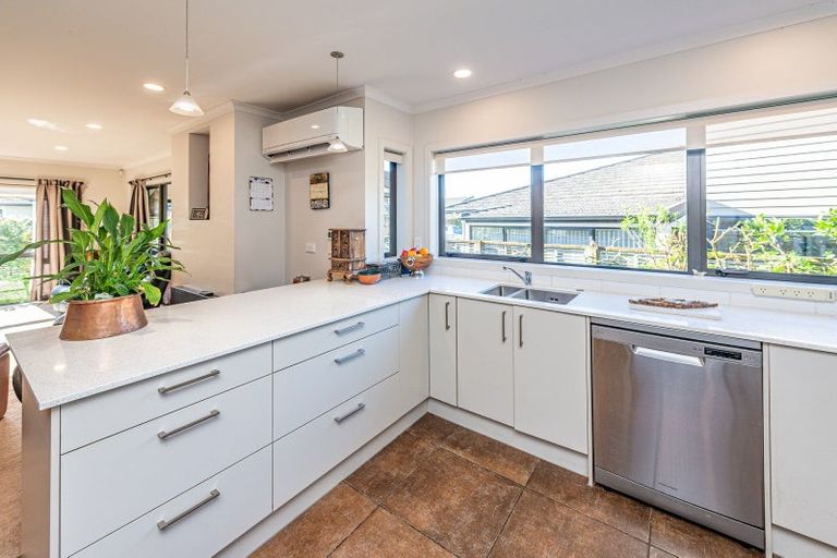 Photo of property in Caversham Park, 2/2 Caversham Road, Westmere, Whanganui, 4501