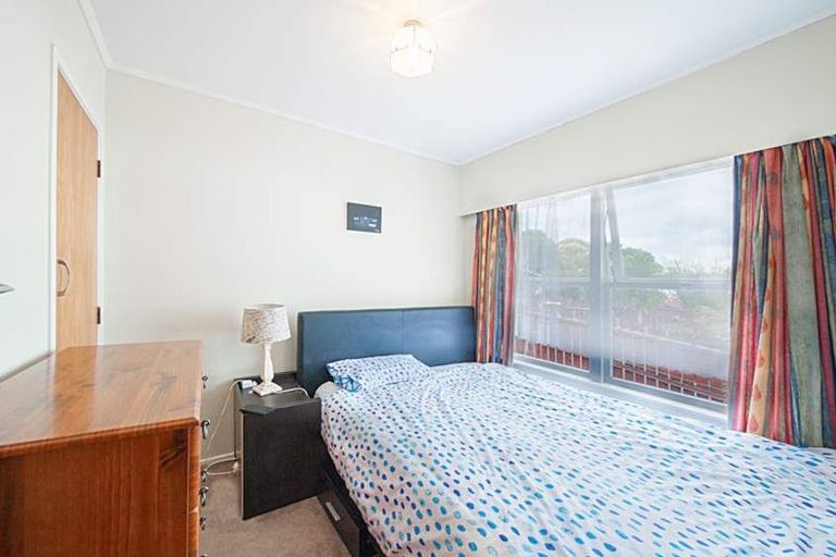 Photo of property in 42 Cheval Drive, Totara Vale, Auckland, 0629