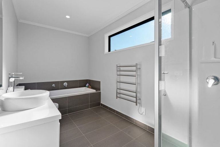 Photo of property in 33 Rose Leigh Drive, Cambridge, 3434