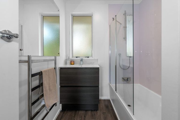 Photo of property in 3/56 Flanshaw Road, Te Atatu South, Auckland, 0610