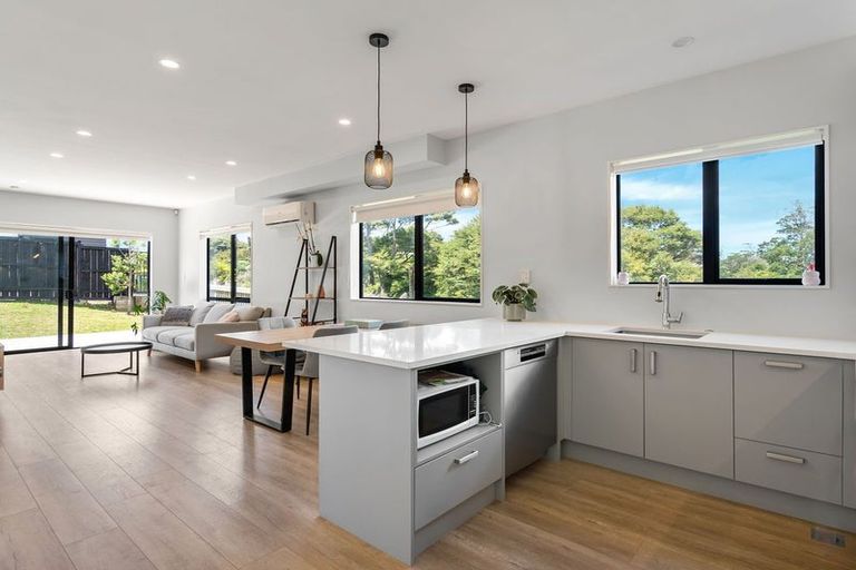 Photo of property in 26 Kaimai Avenue, Massey, Auckland, 0614