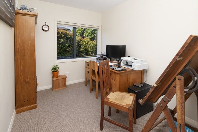 Photo of property in 8 Gulf Crest, Bucklands Beach, Auckland, 2012