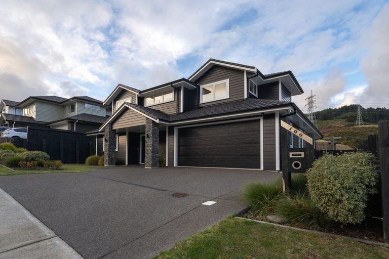 Photo of property in 100 Melksham Drive, Churton Park, Wellington, 6037