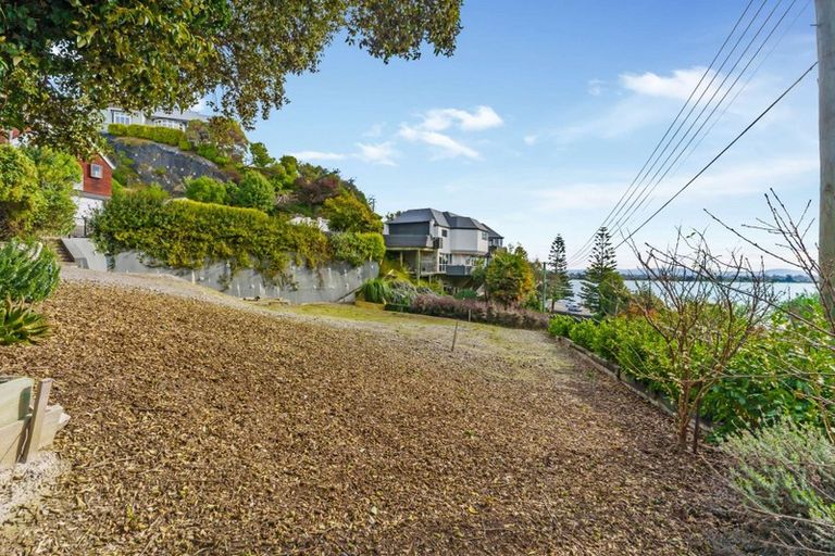 Photo of property in 4 The Brae, Mount Pleasant, Christchurch, 8081