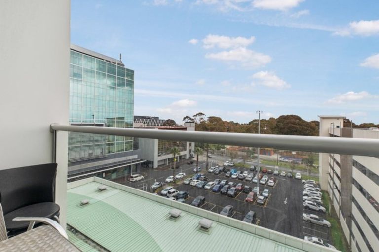 Photo of property in 501/17 Osterley Way, Manukau, Auckland, 2104