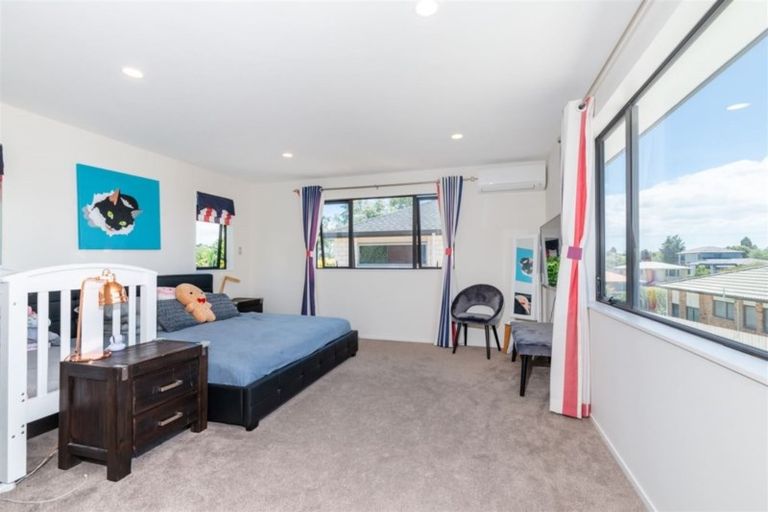 Photo of property in 14 Kotuku Street, Te Atatu Peninsula, Auckland, 0610