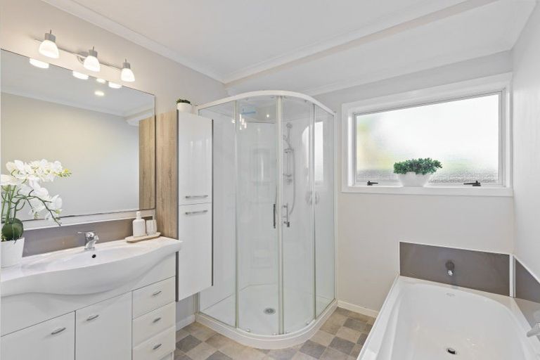 Photo of property in 283a Mangorei Road, Merrilands, New Plymouth, 4312