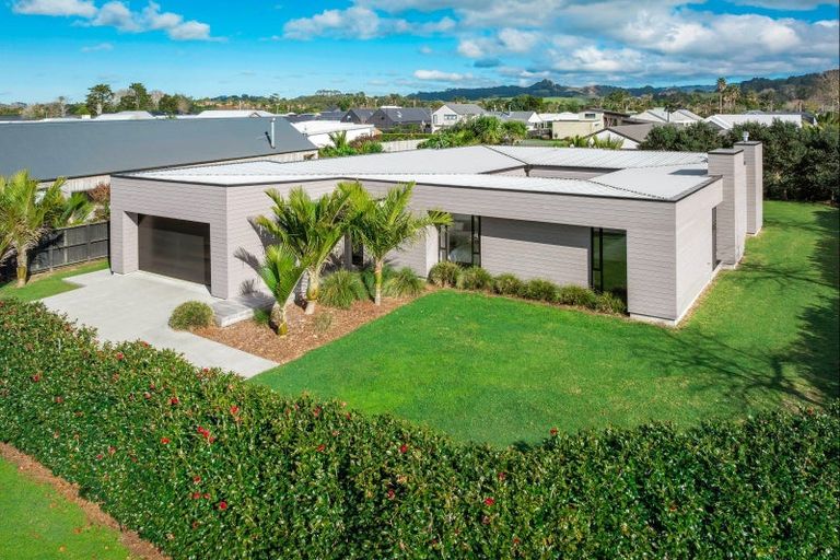 Photo of property in 2 Shearwater Lane, Point Wells, 0986