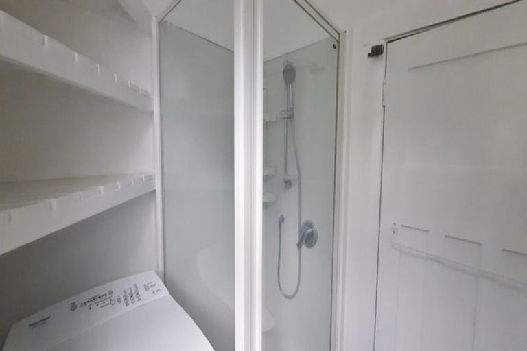 Photo of property in 1/21a Talavera Terrace, Kelburn, Wellington, 6012