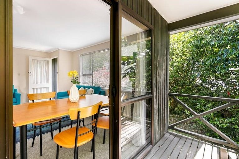 Photo of property in 111 Seymour Road, Sunnyvale, Auckland, 0612
