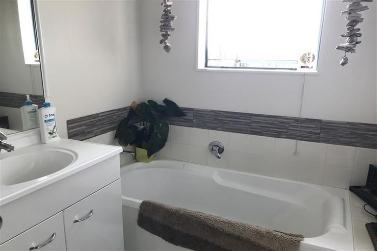 Photo of property in 7 Grangewood Close, Favona, Auckland, 2024