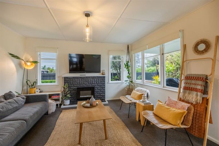 Photo of property in 1/57 Meeanee Road, Taradale, Napier, 4112