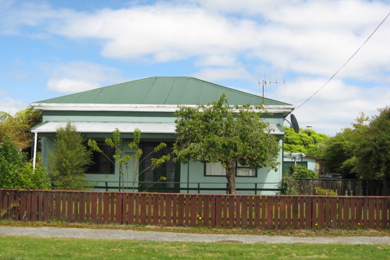 Photo of property in 144 Peel Street, Westport, 7825