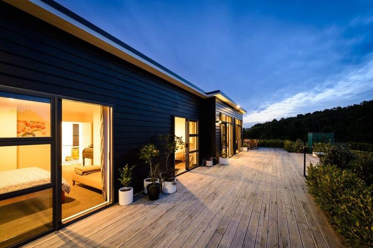 Photo of property in 567 Lethbridge Road, Halcombe, 4775
