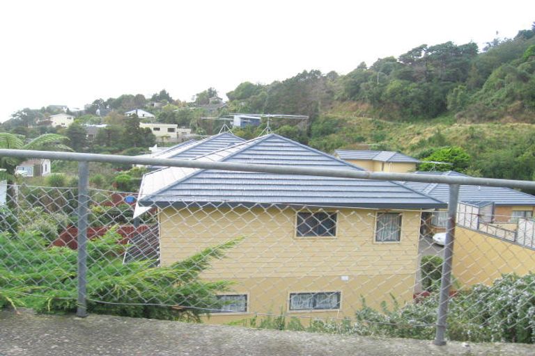 Photo of property in 7u4 Carleton Terrace, Tawa, Wellington, 5028