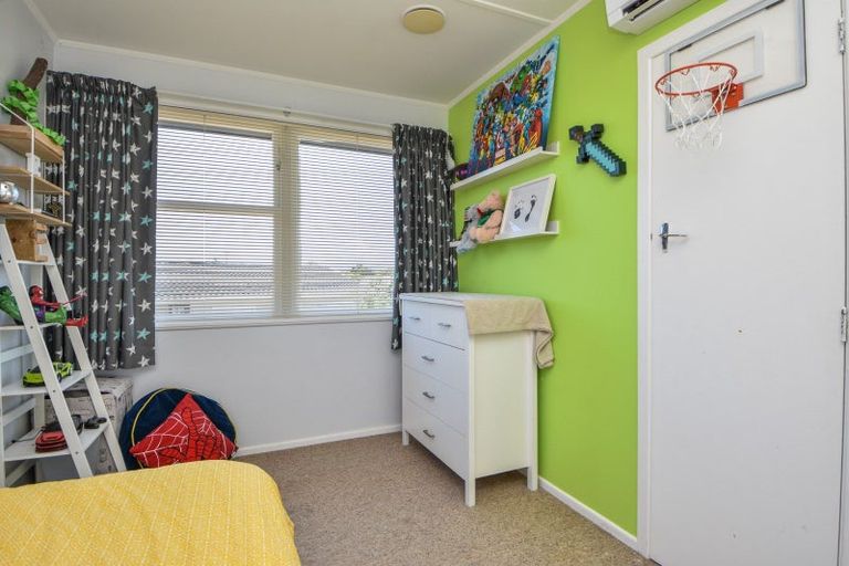 Photo of property in 10 Fairbrother Street, Carterton, 5713